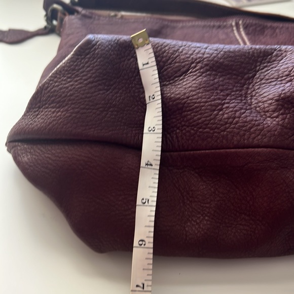 Roots Genuine Leather Large Tote Bag with Crossbody Strap Maroon - Picture 6 of 8